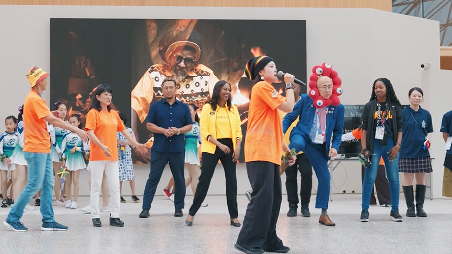 ジャマイカ大使館との足が速くなるダンスのコラボレーション